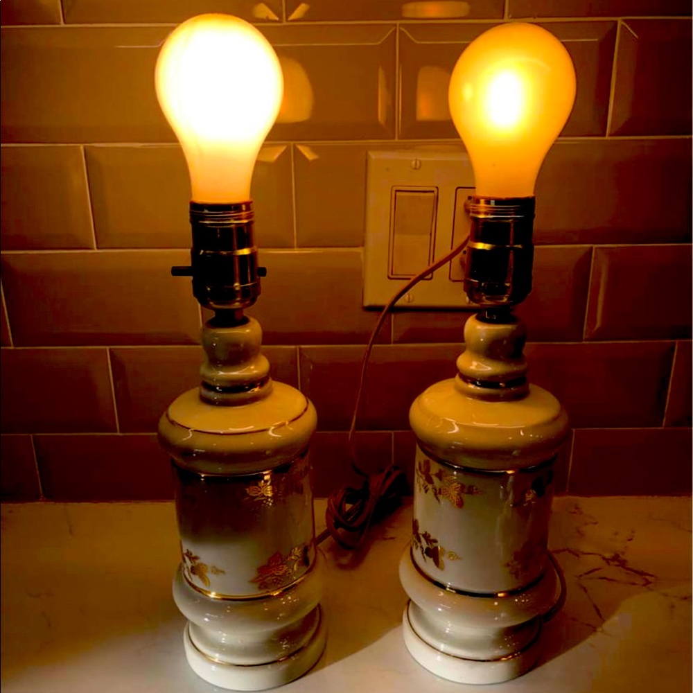 Two Antique Ivory Lamps with Gold Design - Picture 8 of 8